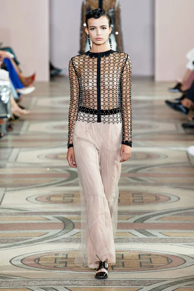 Look 63